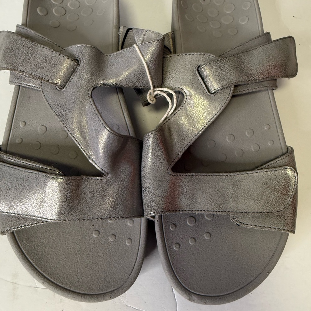 Vionic Kyla Silver Women's Sandals.